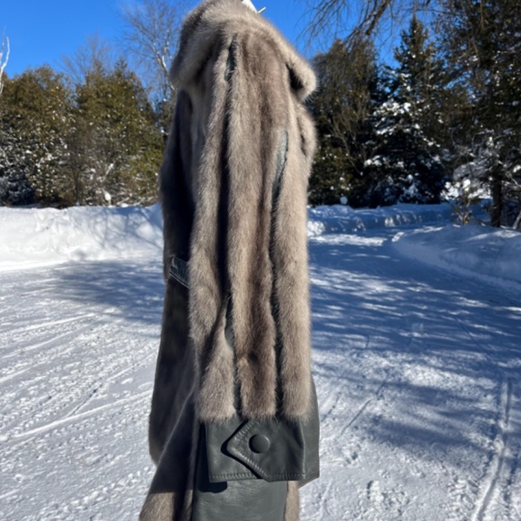 Vintage Short Cut Grey Mink and Leather Jacket - Picture 4 of 6